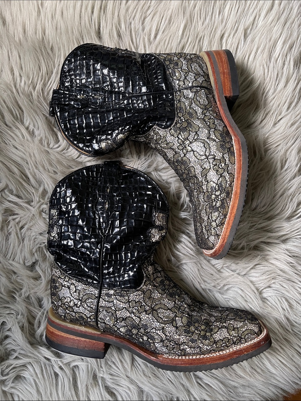 Ferrini Black Croc & Gold Lace Heeled Cowboy Boots